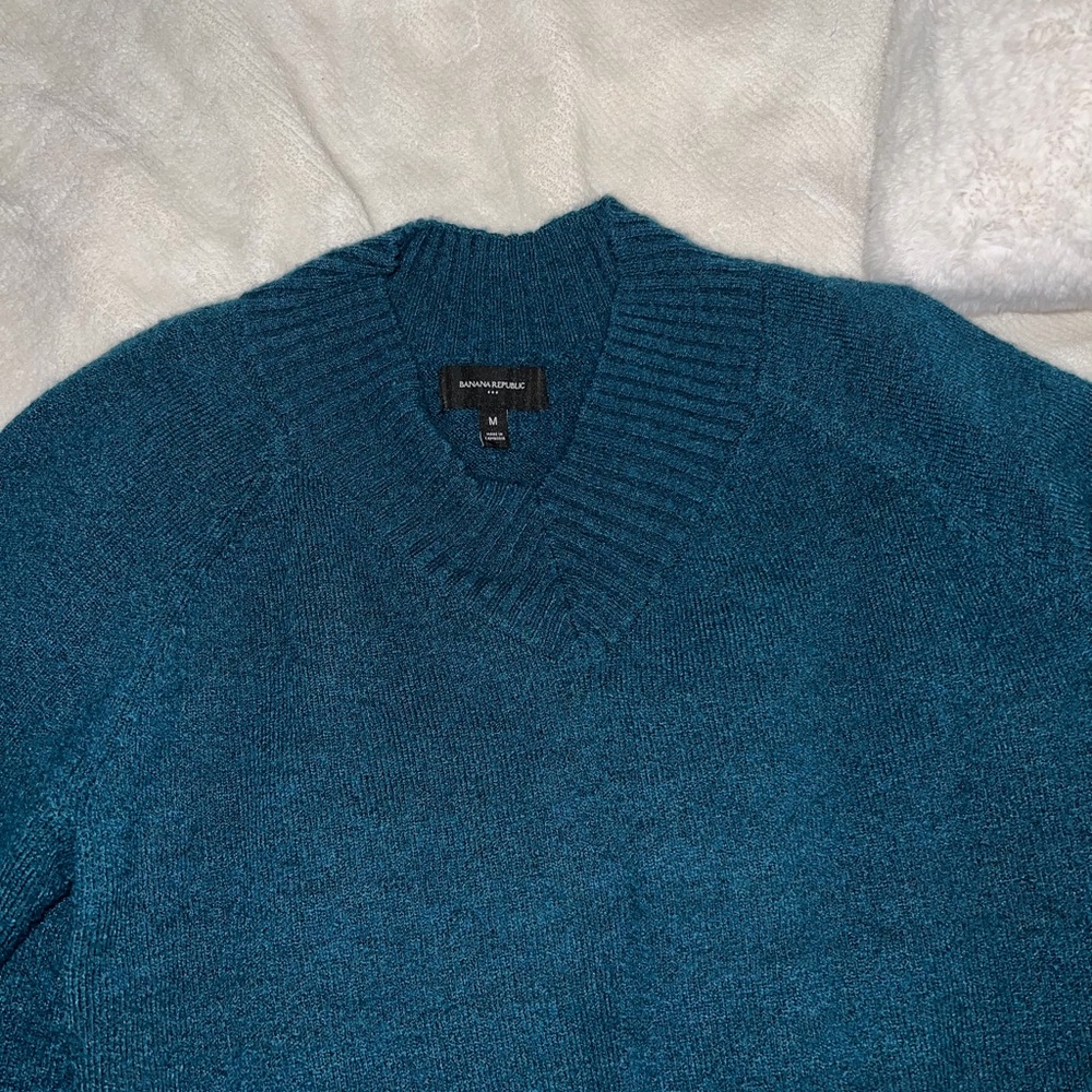 Banana Republic Woman’s Deep Teal V-Neck Sweater
